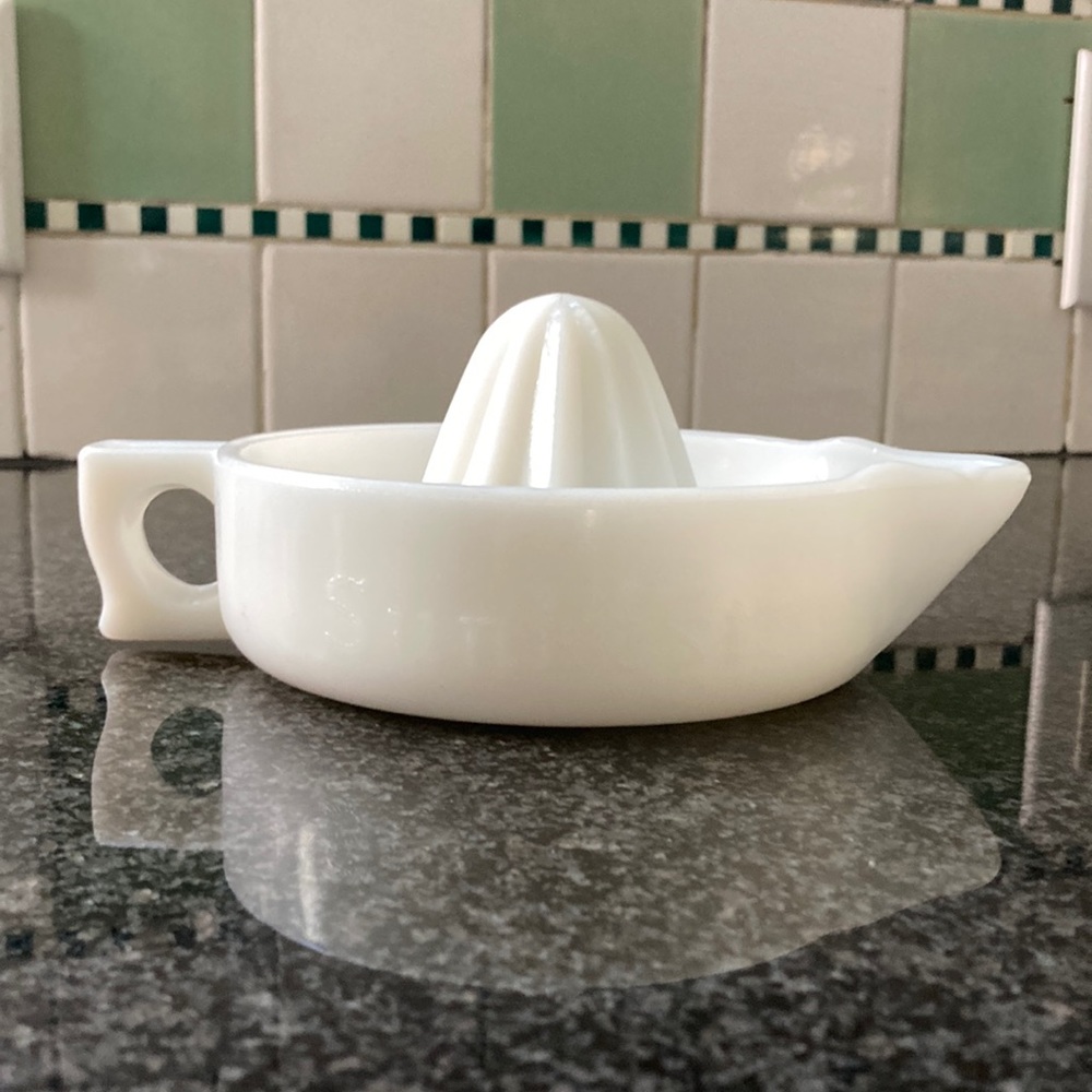 Sunkist Reamer Juicer White Milk Glass Orange Juice Squeezer Vintage